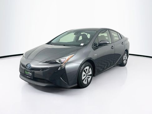 Used 2018 Toyota Prius Two w/ Prius Two Safety Plus Package FWD image 3
