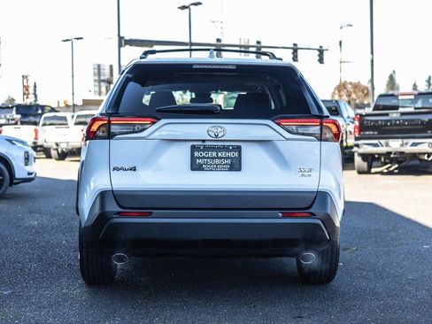 Used 2024 Toyota RAV4 XLE w/ Convenience Package image 10