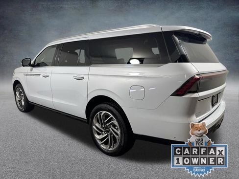 Certified 2025 Lincoln Navigator L Reserve AWD/4WD image 5