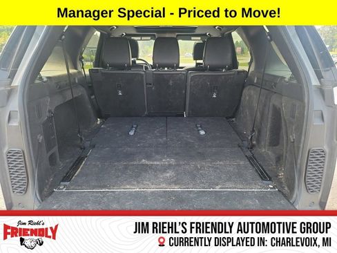 Used 2018 Land Rover Discovery SE image 23