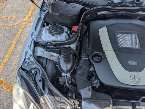 Used 2011 Mercedes-Benz E 350 4MATIC Sedan image 24