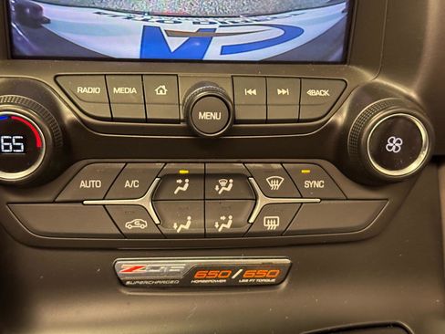 Used 2017 Chevrolet Corvette Z06 w/ Z07 Performance Package RWD image 22