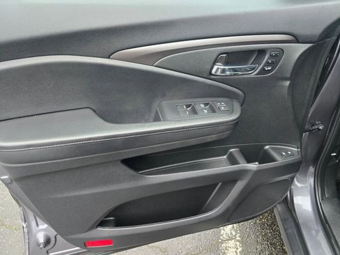 Certified 2021 Honda Pilot Special Edition image 17