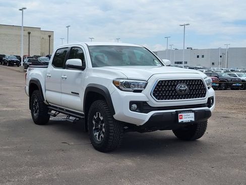 Used 2018 Toyota Tacoma TRD Off-Road AWD/4WD image 7