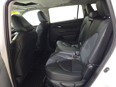 Used 2026 Toyota Highlander XLE AWD/4WD image 18