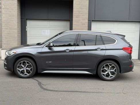 Used 2017 BMW X1 xDrive28i w/ Premium Package AWD/4WD image 2