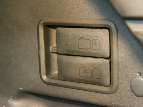 Used 2023 Chevrolet Equinox LT image 17