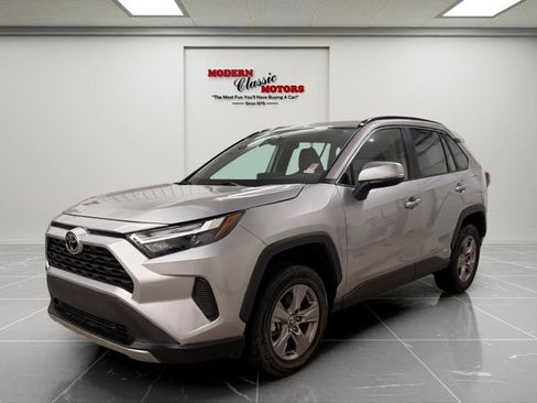 Used 2025 Toyota RAV4 XLE w/ Convenience Package AWD/4WD image 3