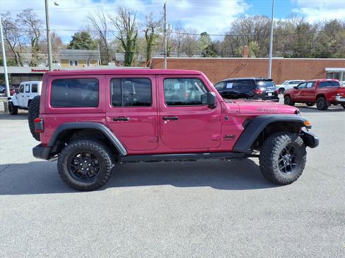 Used 2024 Jeep Wrangler Willys image 3