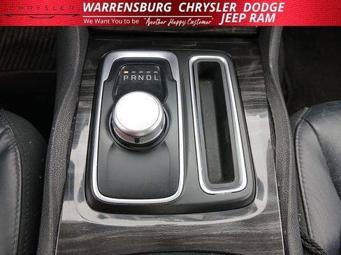 Used 2015 Chrysler 300 Limited w/ Driver Convenience Group image 21