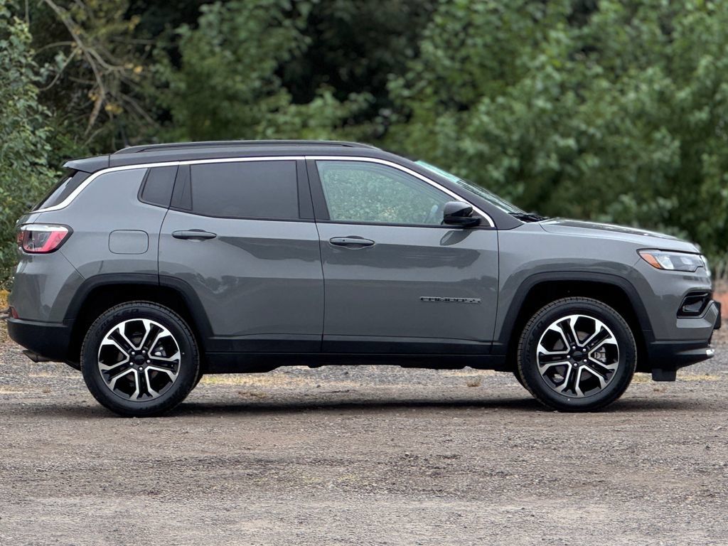 Used 2022 Jeep Compass Limited AWD/4WD image 8