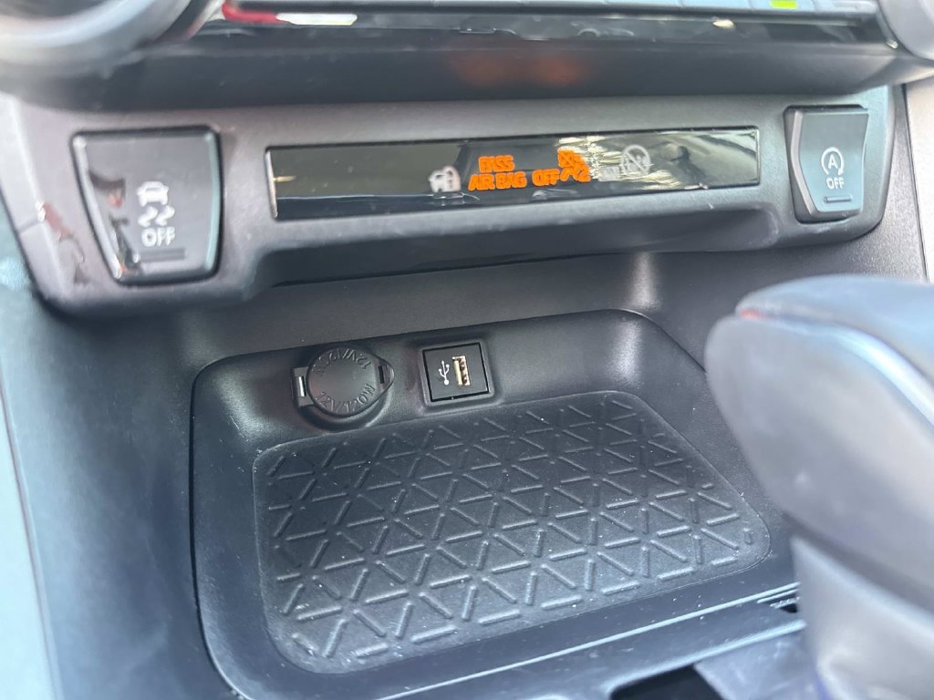 Used 2025 Toyota RAV4 XLE Premium FWD image 32
