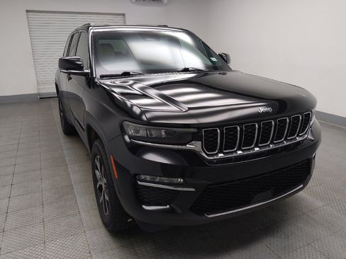 Used 2023 Jeep Grand Cherokee Limited AWD/4WD image 13