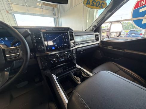 Used 2024 Ford F250 Lariat w/ Lariat Ultimate Package AWD/4WD image 21