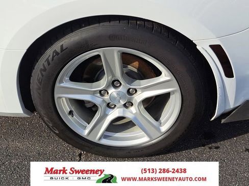 Used 2019 Chevrolet Camaro LT RWD image 4