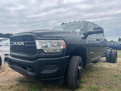 Used 2022 RAM 3500 Tradesman AWD/4WD image 1