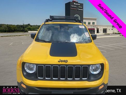 Used 2023 Jeep Renegade Latitude w/ Sun/Sound Group AWD/4WD image 6