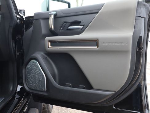 Used 2025 GMC Hummer EV 3X image 11