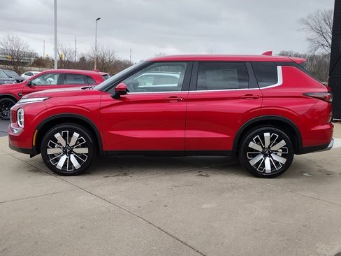 New 2025 Mitsubishi Outlander SE image 19