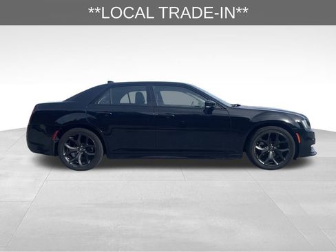 Used 2022 Chrysler 300 Touring L image 4