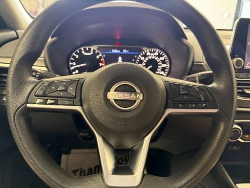 Used 2023 Nissan Altima 2.5 SV FWD image 19