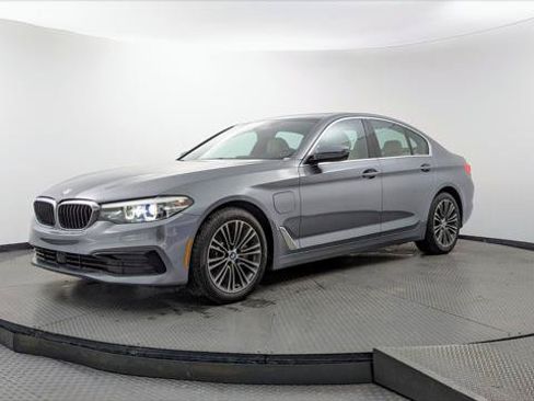 Used 2019 BMW 530e RWD image 2