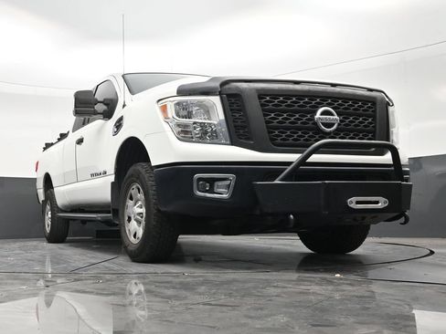 Used 2017 Nissan Titan S AWD/4WD image 26
