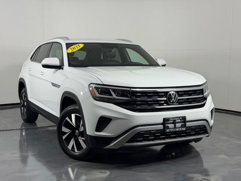 Used 2021 Volkswagen Atlas Cross Sport SE w/ Luggage Net & Mats Package FWD image 2