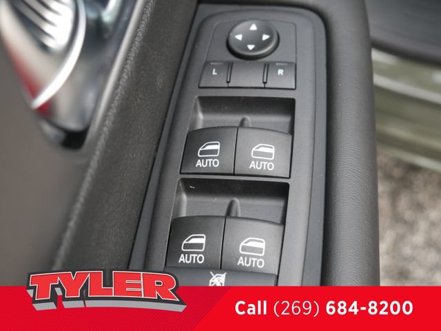 New 2027 Chrysler Pacifica Select FWD image 21