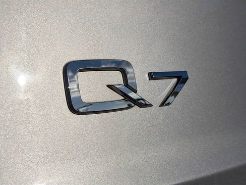 Used 2022 Audi Q7 Premium Plus w/ Premium Plus Package image 11