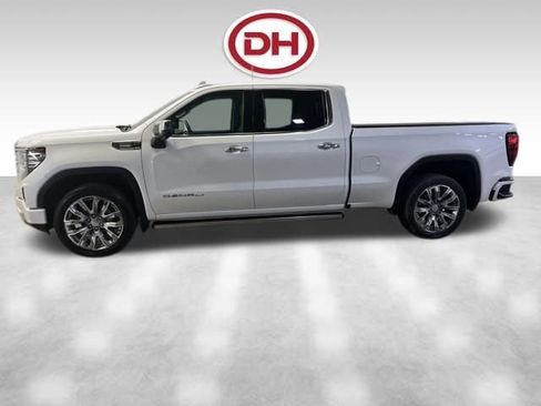 Used 2025 GMC Sierra 1500 Denali w/ Denali Reserve Package AWD/4WD image 7