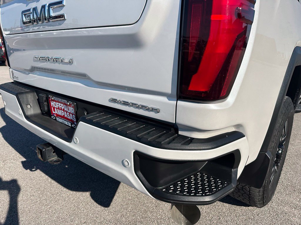 Used 2024 GMC Sierra 2500 Denali Ultimate AWD/4WD image 9