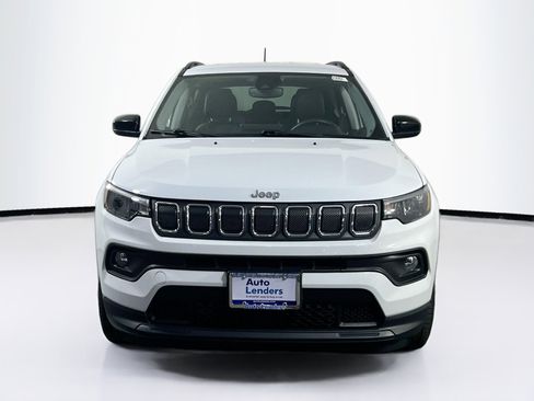 Used 2022 Jeep Compass Latitude w/ Convenience Group AWD/4WD image 2