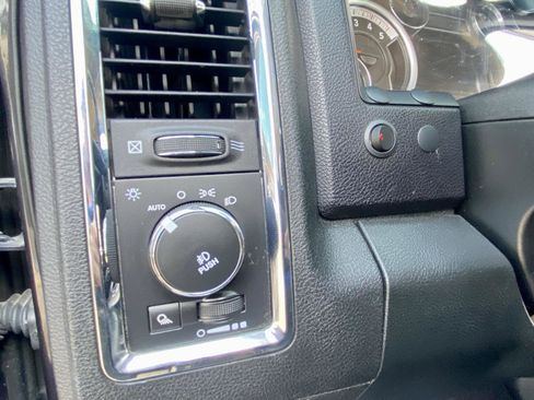 Used 2015 RAM 2500 Laramie w/ Convenience Group image 19