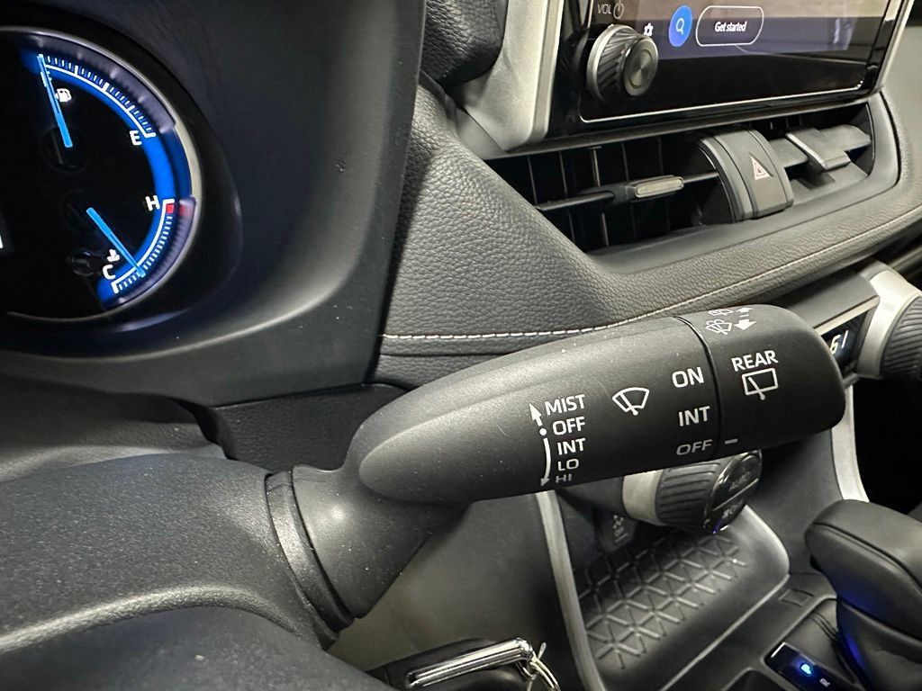 Used 2025 Toyota RAV4 LE AWD/4WD image 23