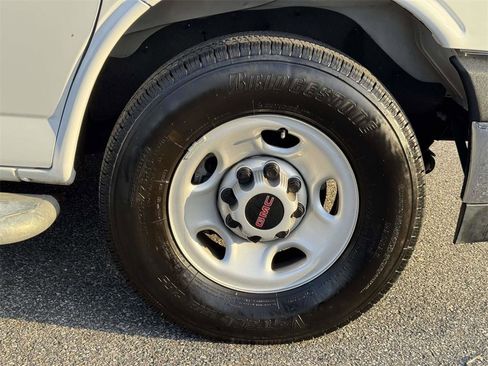 Used 2024 GMC Savana 2500 w/ Driver Convenience Package image 27