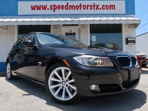 Used 2011 BMW 328i xDrive Sedan AWD/4WD image 2