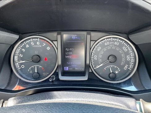 Certified 2019 Toyota Tacoma TRD Off-Road w/ Technology Package AWD/4WD image 2