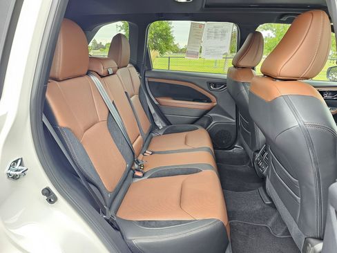 Used 2025 Subaru Forester Touring AWD/4WD image 13