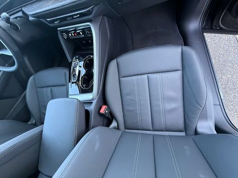 Used 2025 Audi Q5 Premium w/ Convenience Package AWD/4WD image 48