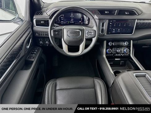 Used 2023 GMC Yukon Denali AWD/4WD image 22
