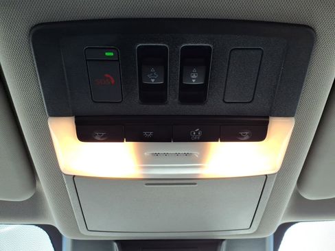 Used 2022 Nissan Rogue Platinum w/ Head-Up Display Package image 18