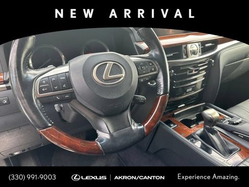 Used 2018 Lexus LX 570 4WD w/ Luxury Package image 5
