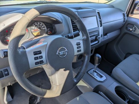 Used 2021 Nissan Frontier S w/ S Utility Package image 17