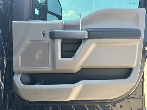 Used 2021 Ford F250 XLT w/ XLT Premium Package image 19