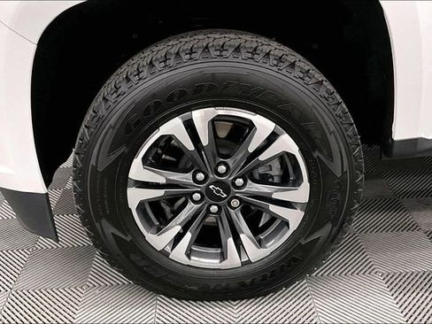 Used 2022 Chevrolet Colorado Z71 w/ Safety Package AWD/4WD image 10