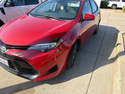 Used 2017 Toyota Corolla LE FWD image 1