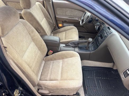 Used 1998 Nissan Maxima SE image 16