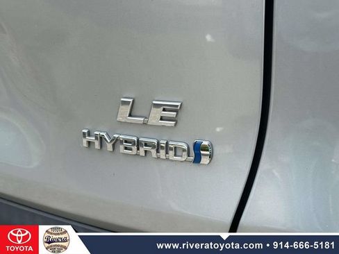 Used 2019 Toyota RAV4 LE w/ Carpet Mat Package AWD/4WD image 14