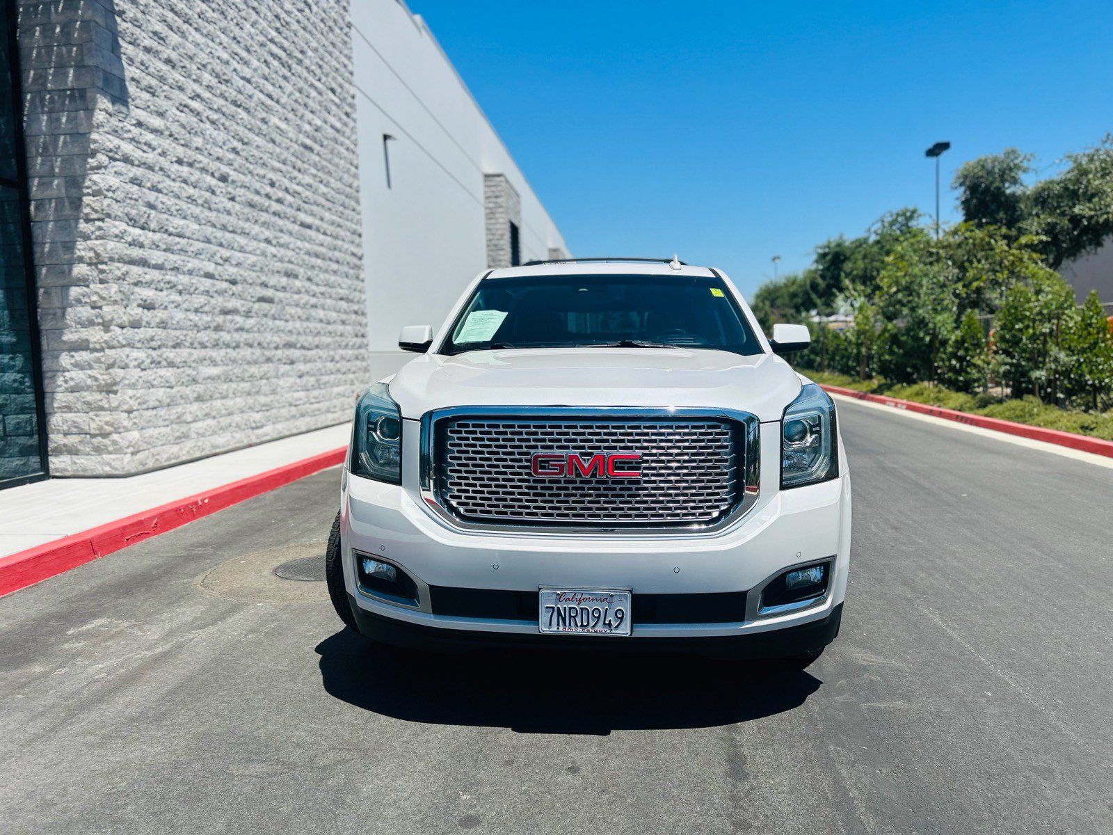 Used 2016 GMC Yukon Denali w/ Open Road Package AWD/4WD image 5
